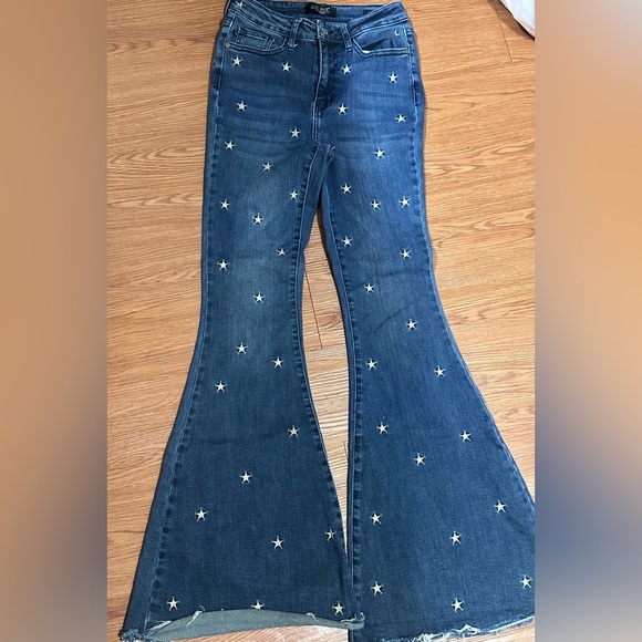 Judy Blue Flare Wide Leg Blue Jeans with Star Pattern Size 3/26 Very Stylish!! - Picture 1 of 12
